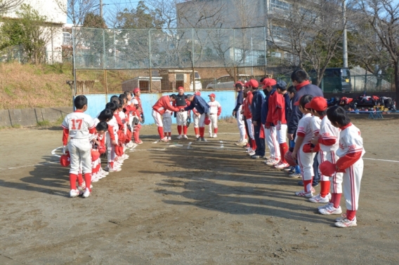 年末恒例指導者（父兄）VS選手の紅白戦開催